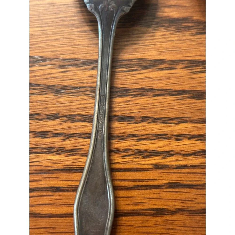 Vintage E.C. Simmons Silver Plated Teaspoons Set of 5 Ornate Scroll Pattern